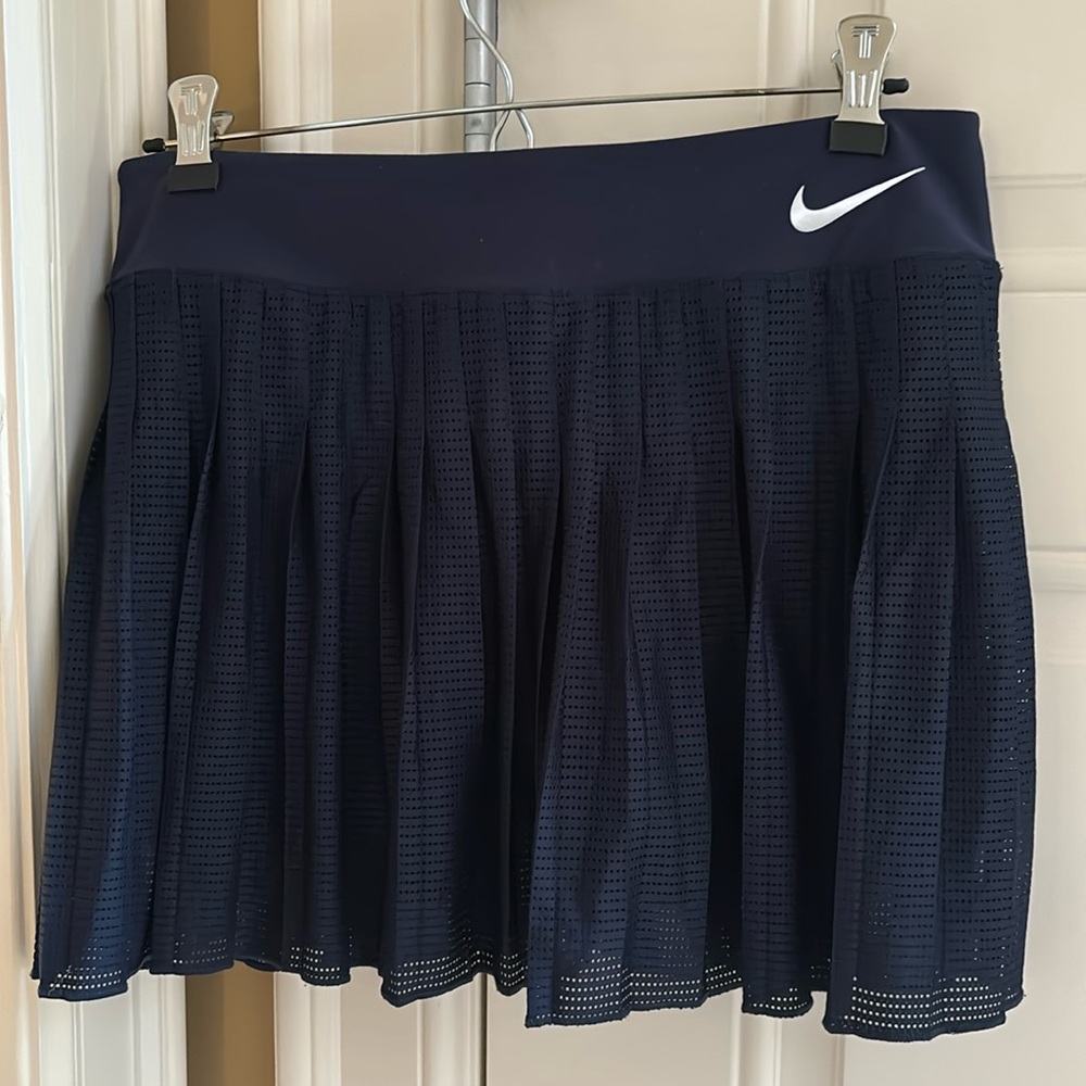 Nike Dri fit advantage pleated tennis skirt, size medium